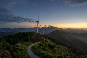 Historia de la energía eólica. Foto por Envato.